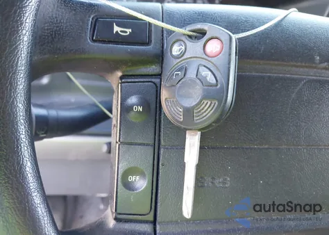 1995 Ford Econoline E350 Super Duty z USA, uszkodzony, nr VIN 1FBJS31H0SHA13070